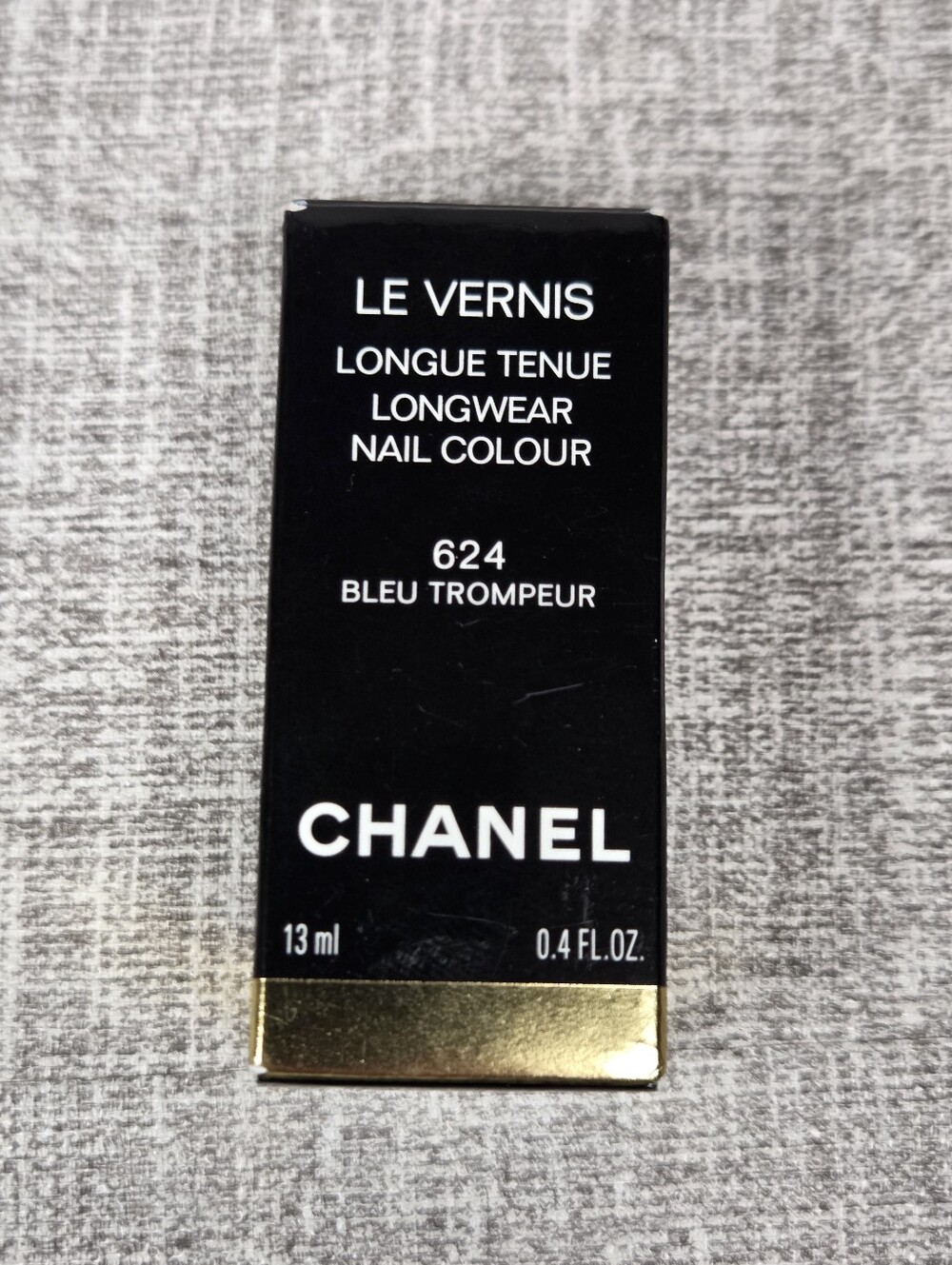 Chanel Le Vernis Longwear Nail Polish - 624 Bleu Trompeur Blue .4oz 13ml NEW